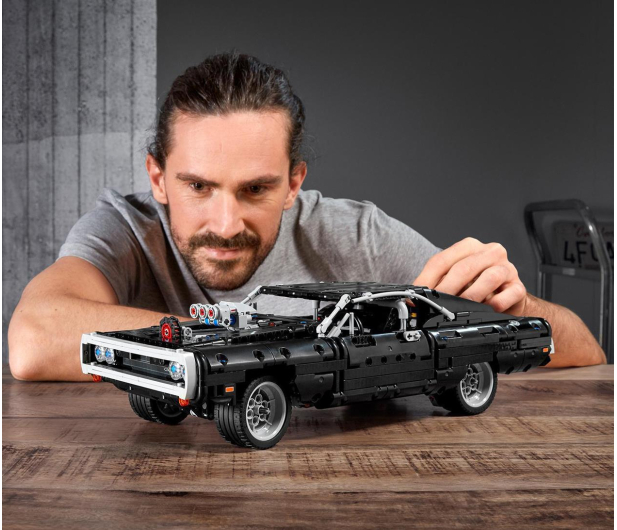 LEGO Technic 42111 Dom's Dodge Charger - 560416 - zdjęcie 2